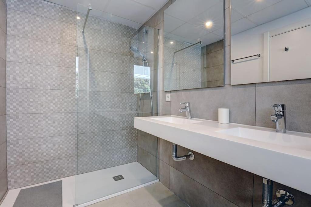 Riverside Benahavis Holiday Rental Apartment מראה חיצוני תמונה
