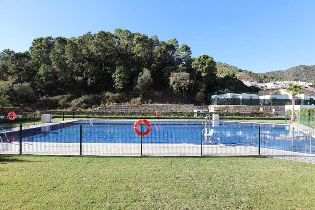 Riverside Benahavis Holiday Rental Apartment מראה חיצוני תמונה
