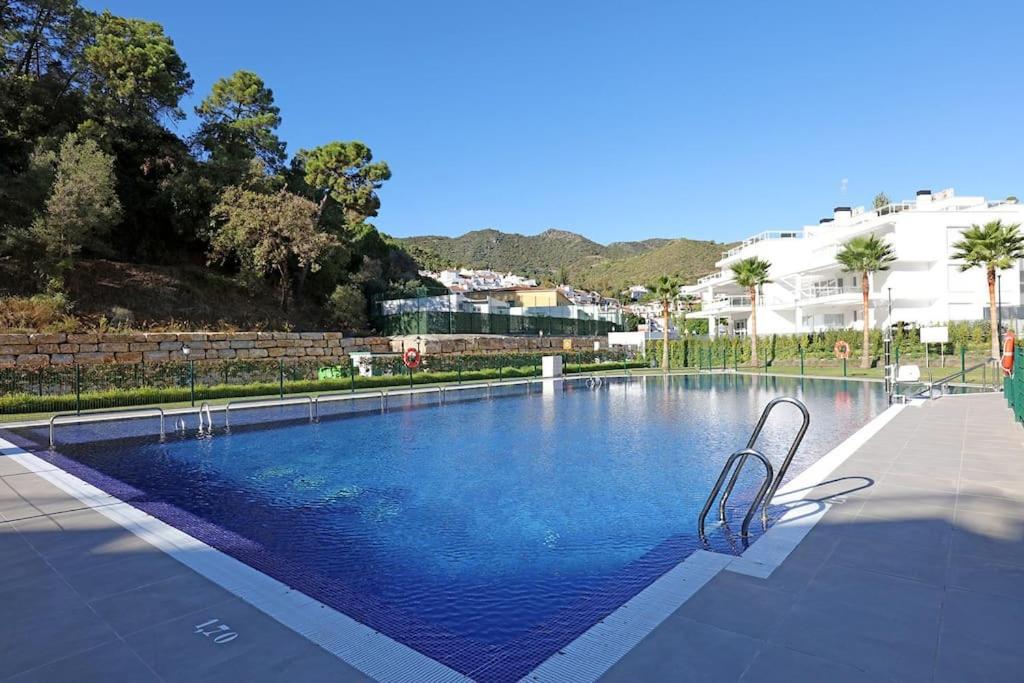 Riverside Benahavis Holiday Rental Apartment מראה חיצוני תמונה
