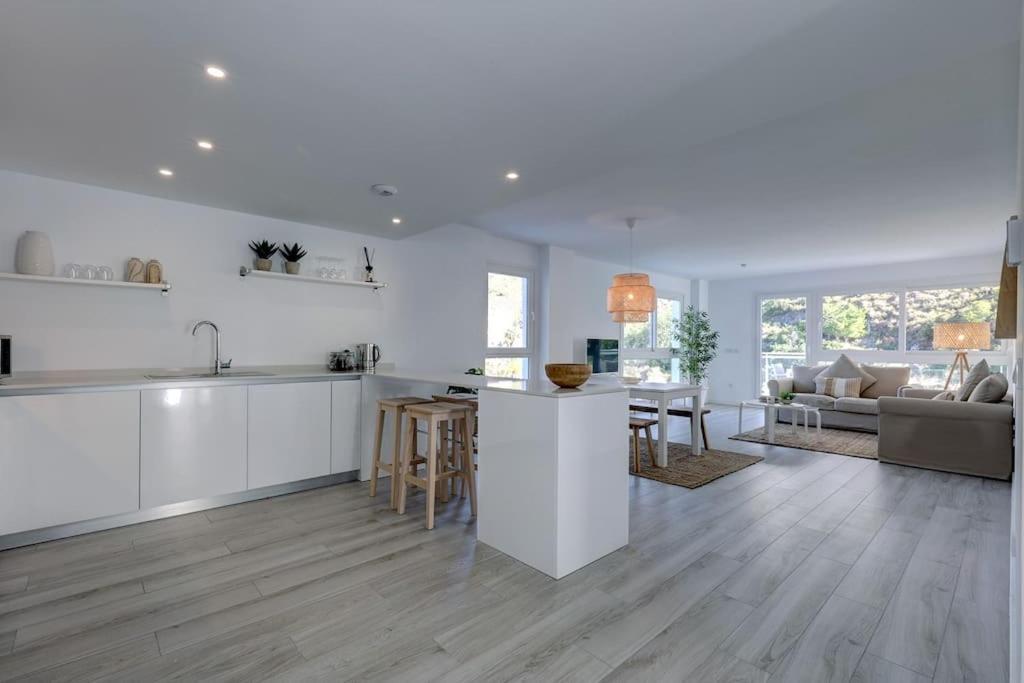 Riverside Benahavis Holiday Rental Apartment מראה חיצוני תמונה