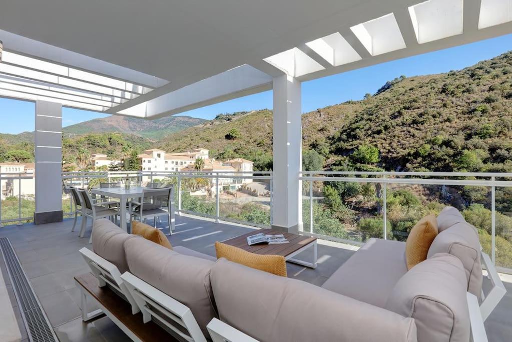 Riverside Benahavis Holiday Rental Apartment מראה חיצוני תמונה